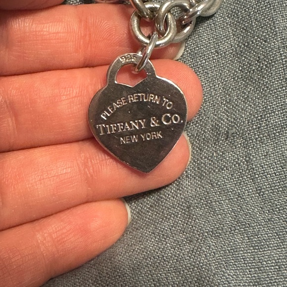 Return to Tiffany Heart Tag Silver Chain Necklace - Picture 3 of 5